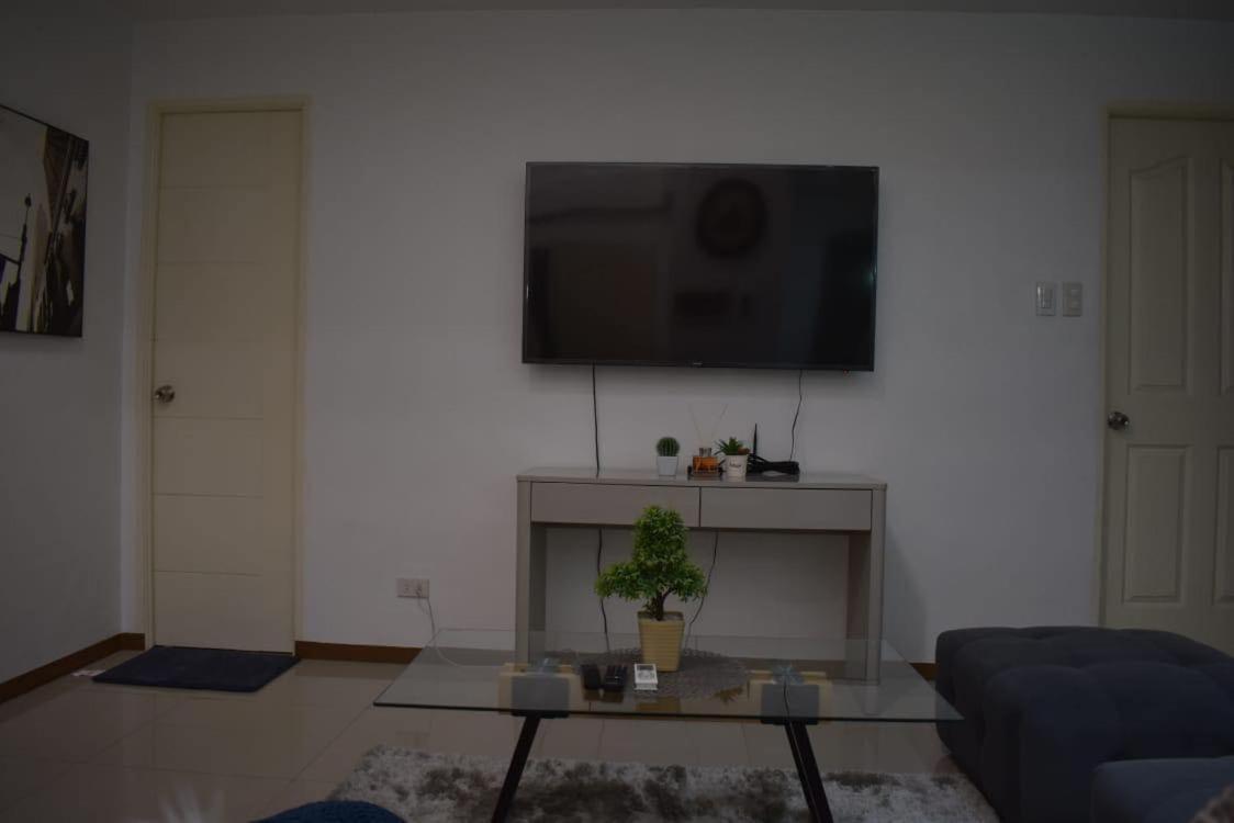 Affordable Makati APT Manila Eksteriør bilde