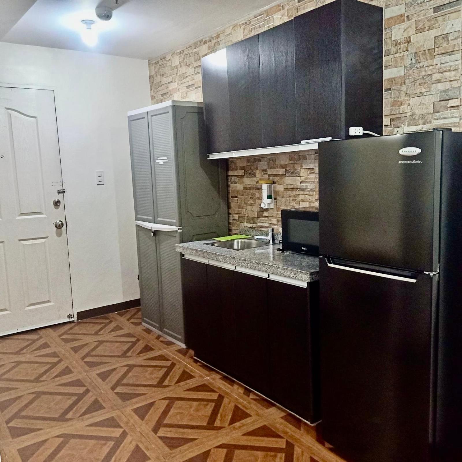 Affordable Makati APT Manila Eksteriør bilde